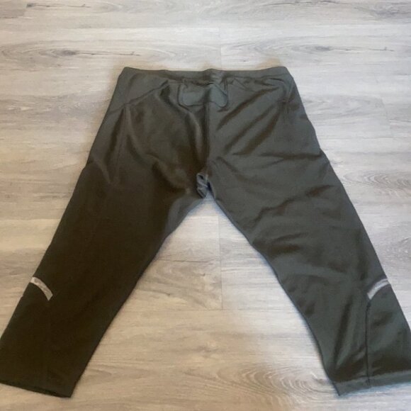 Nike Dri fit capri athletic leggings size medium - Picture 7 of 8